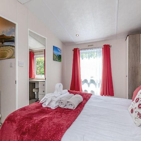 Longnor Wood Holiday Park Exterior foto